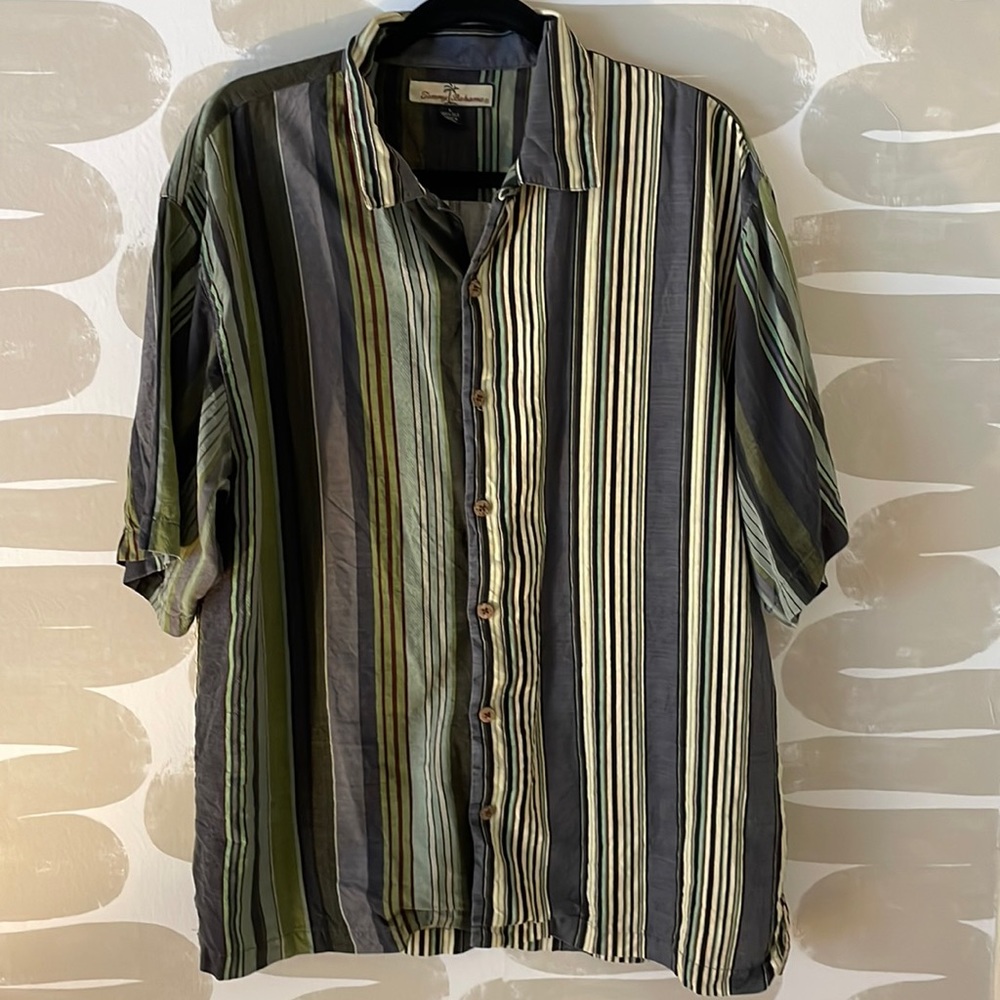 Vertical striped shirt sleeve button up shirt